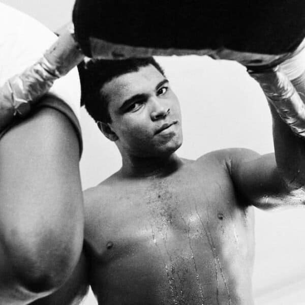 Ali Through The Ropes - Iconic Boxing Moment.